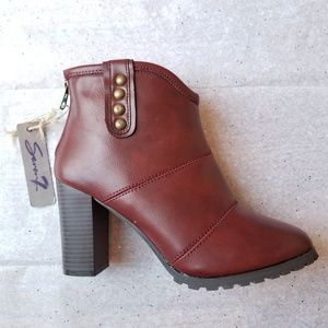 NWT Seven7 Seville Ankle Bootie